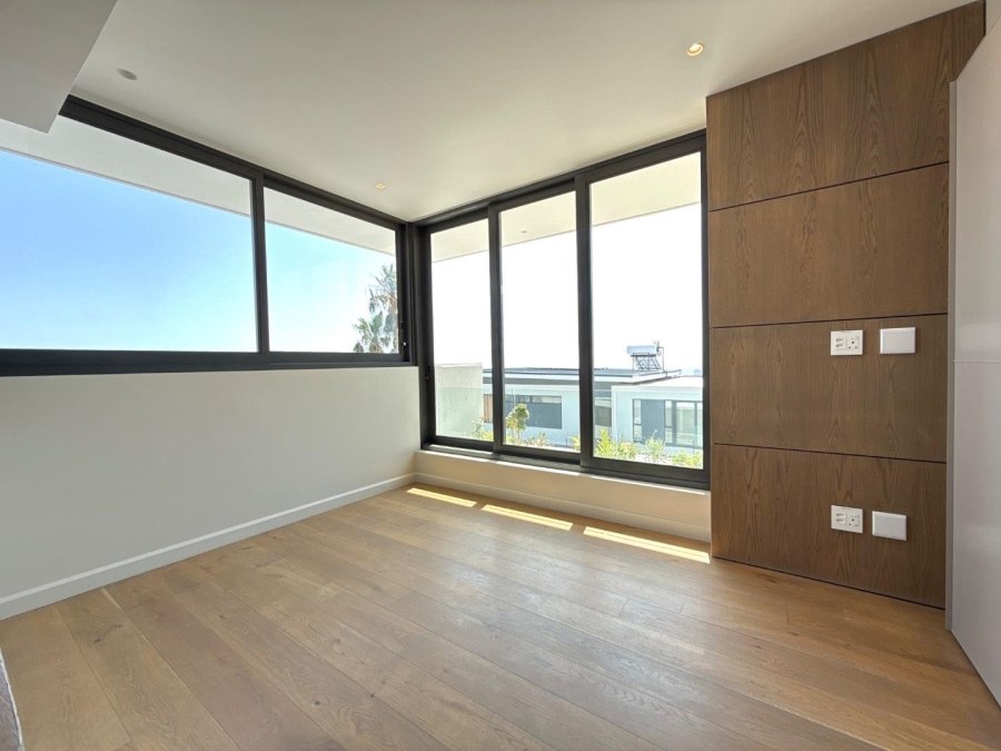 3 Bedroom Property for Sale in Fresnaye Western Cape